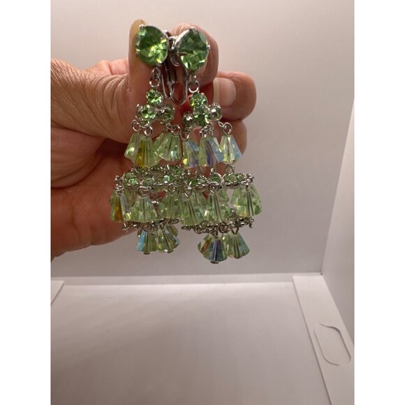 Vintage Hattie Carnegie Earrings Signed Green Aurora Borealis Chandelier ClipOn - Picture 7 of 10